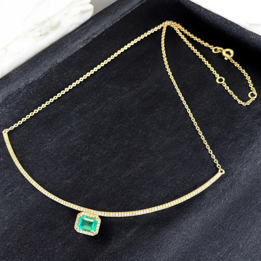 GORGEOUS Designer 14k Yellow Gold Emerald and Diamond 1.05 CTW Collar Necklace!